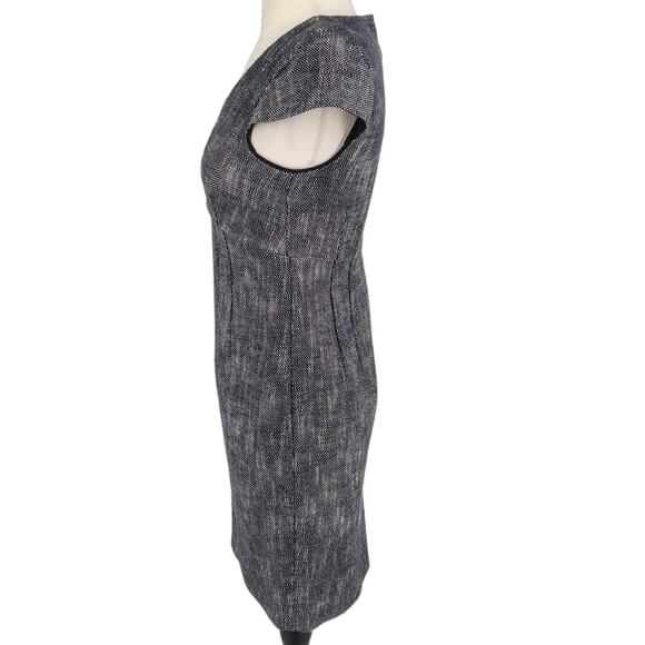 Banana Republic Italian Made Textured Fabric V-Neck Sheath Dress Gray, Size 0 - Picture 4 of 6